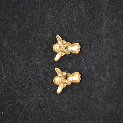 14K Gold Angel Stud Earrings 0.3g