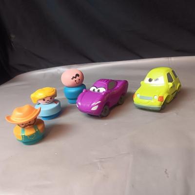 FISHER PRICE PIXAR CARS AND LITTLE PEOPLE