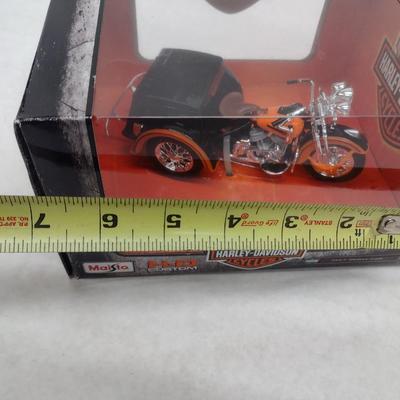 Harley-Davidson Maisto 1947 Servi-Car Motorcycle Die Cast with Box (#38)