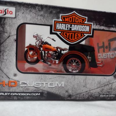 Harley-Davidson Maisto 1947 Servi-Car Motorcycle Die Cast with Box (#38)
