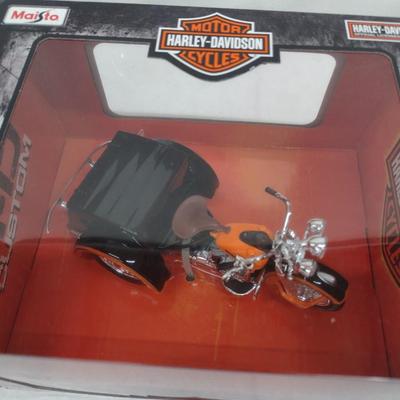 Harley-Davidson Maisto 1947 Servi-Car Motorcycle Die Cast with Box (#38)