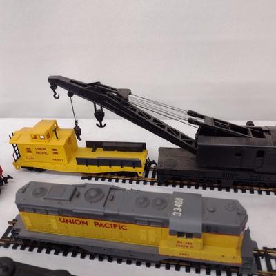 Lionel HO Train Set with Operating Crane Car Feature with Box