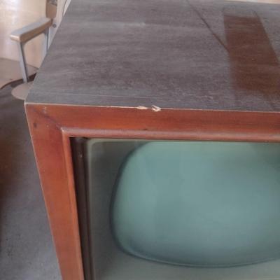 Vintage RCA Victor Model 21-S TV Console in Cherry Cabinet