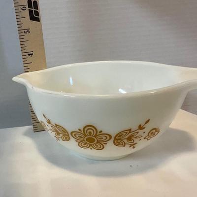 Vintage Pyrex White and Butterfly Gold Cinderella Bowl