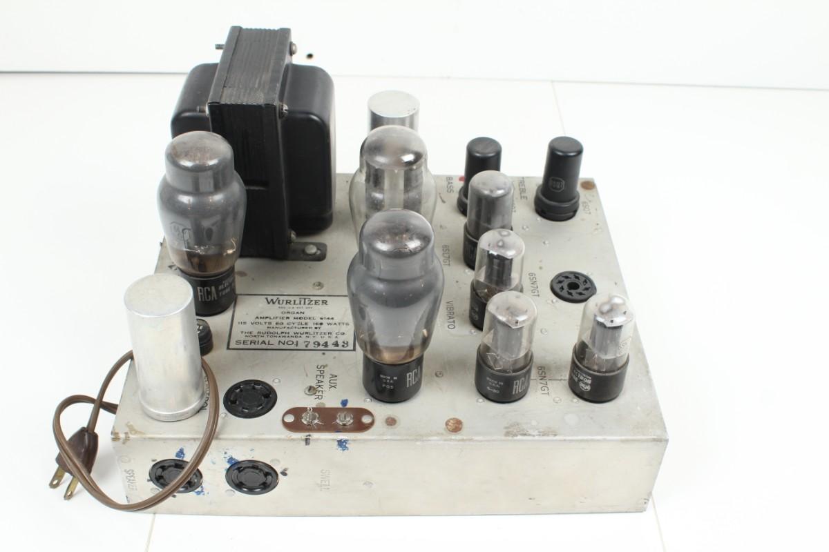 Vintage Wurlitzer Model 6144 Tube Amplifier Chassis | EstateSales.org