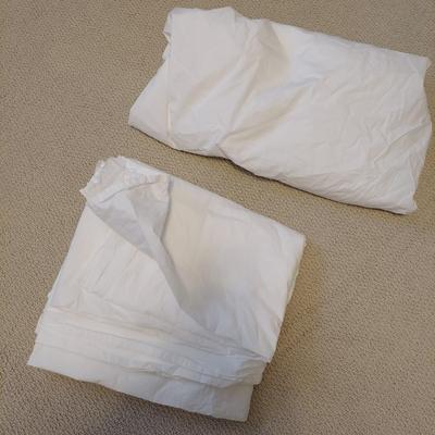 Two Twin Daybeds with Brooklinen and Woolrich Bedding (B2-CE)