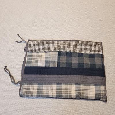 Two Twin Daybeds with Brooklinen and Woolrich Bedding (B2-CE)