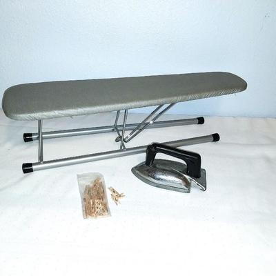VINTAGE SUNNY SUZY IRON-TABLE IRONING BOARD-MINITURE CLOTHES PINS