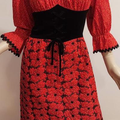 Vtg 1970s Tracy Petites red/blk Quilded Corset Maxi dress