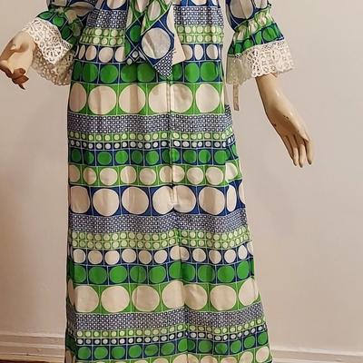 Vtg 70s Lazy-U maxi Empire dress w/Ruffled Eylet Guipure Neck/Sleeves Green Hue