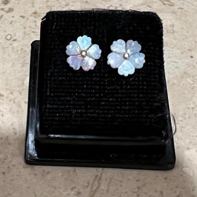 14kt & Opal flower earrings
