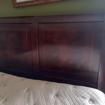 Mahogany Finish Queen Size Sleigh Bed Frame with Sleep Number i8 Series Mattress Set