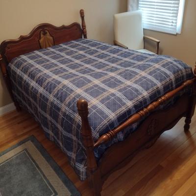 Vintage Solid Wood Carved Front Full-Sized Head and Foot Board Bed Frame with Mattress Set (No Bedding)