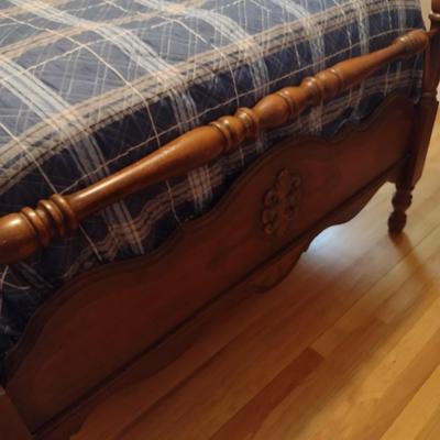 Vintage Solid Wood Carved Front Full-Sized Head and Foot Board Bed Frame with Mattress Set (No Bedding)
