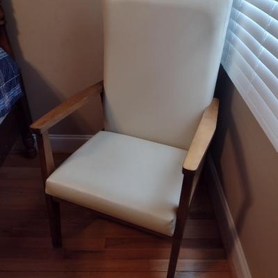 Mid Century Design Wood Framed Sitting Chair
