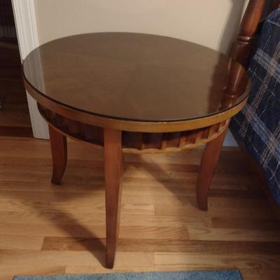 Mahogany Finish Round Side Table with Glass Top Cover Choice A