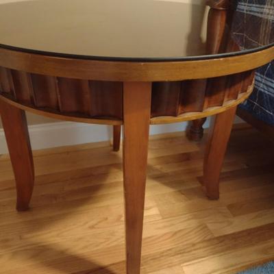 Mahogany Finish Round Side Table with Glass Top Cover Choice A