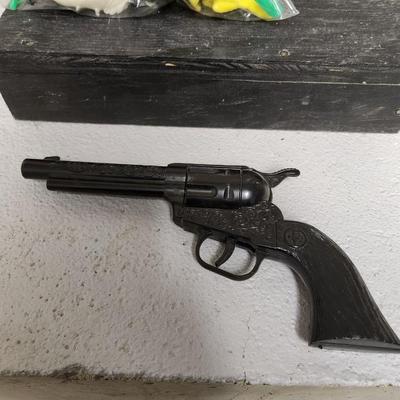 Cowboys/Indians and toy guns
