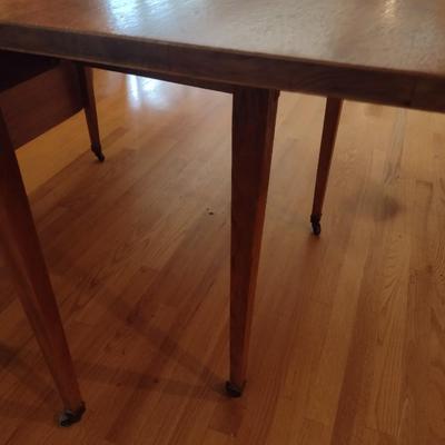 Solid Wood Drop Leaf Gate Leg Table with Three Leaf Inserts