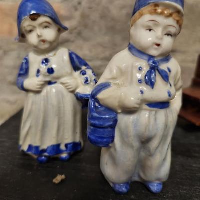Vintage salt and pepper shakers lot
