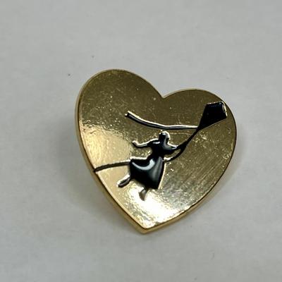 Walt Disney's 2018 Mary Poppins Heart Shaped Pin