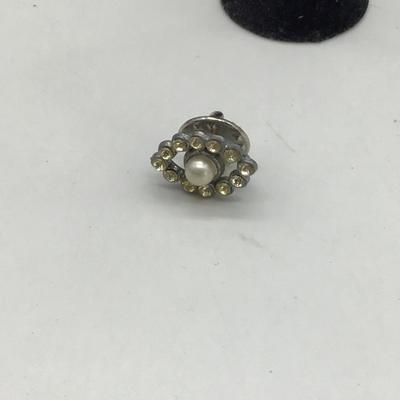 Small vintage pin