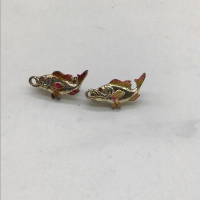 Small fish pins