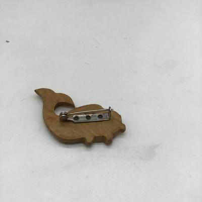 Wooden fish pin