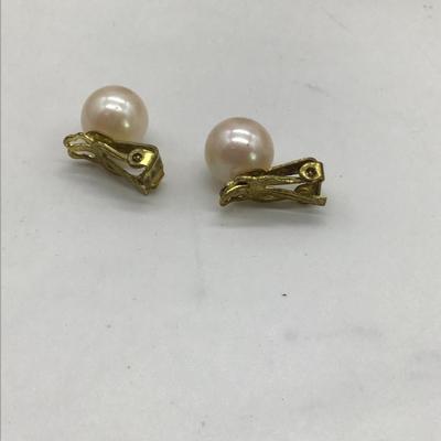 Vintage clip on earrings | EstateSales.org