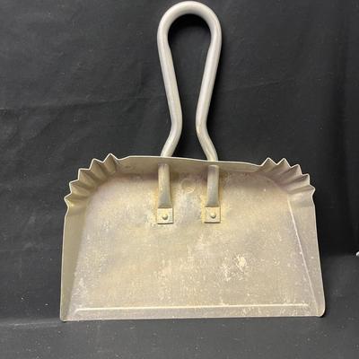 Two Metal Dustpans (BS-MG)