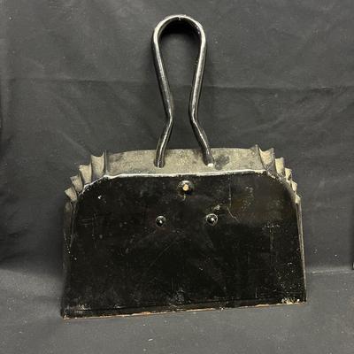 Two Metal Dustpans (BS-MG)