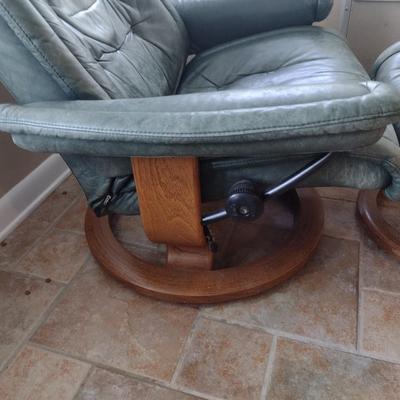 Ekornes Leather Gravity Chair Green Tone