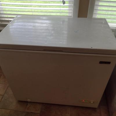 Magic Chef Brand Chest Freezer (No Contents)