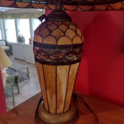 Art Deco Tiffany Shade Style Table Lamp with Light Up Post and Double Bulb Top