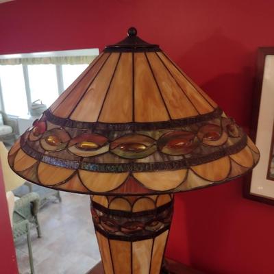 Art Deco Tiffany Shade Style Table Lamp with Light Up Post and Double Bulb Top
