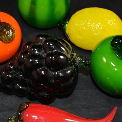 Lot of Vintage Art Glass Fruit