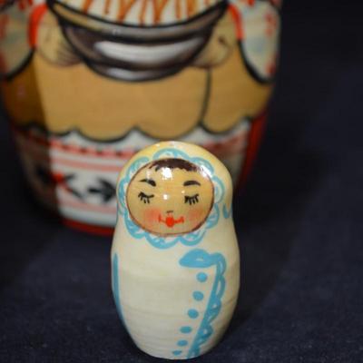 Set of 5 Russian Family Nesting Dolls 6.5