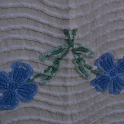 Vintage Floral Blue & White Chenille Bedspread 100