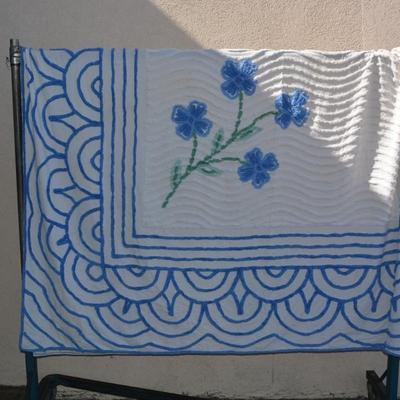 Vintage Floral Blue & White Chenille Bedspread 100