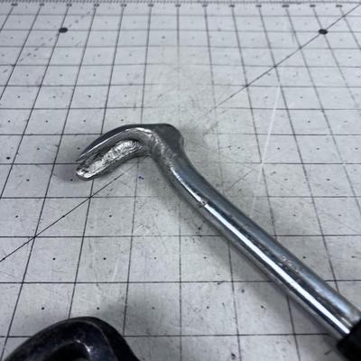 (2) Cats Paw Nail Pullers 