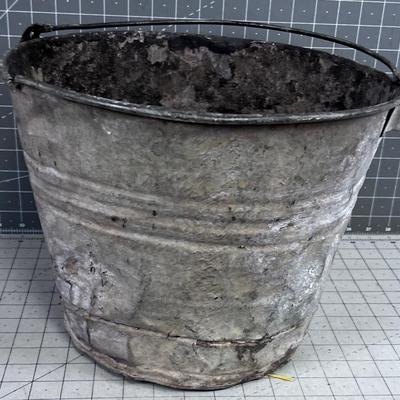 Dirty Rustic BUCKET