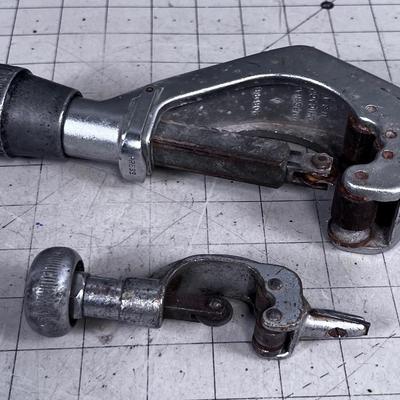 2 Pipe Cutters 