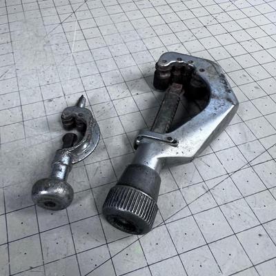 2 Pipe Cutters 