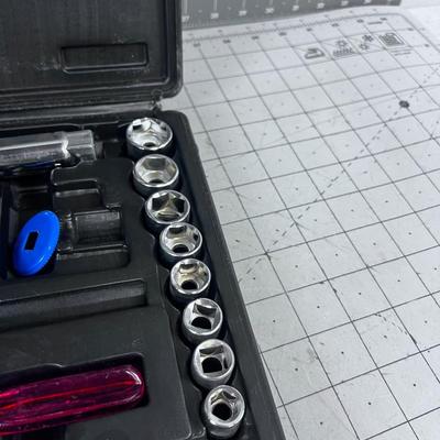 Tool Kit: Sockets and Wrenches 