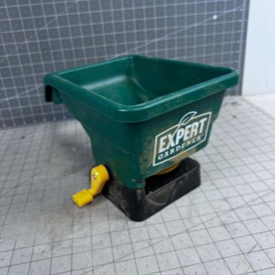 Fertilizer Spreader 