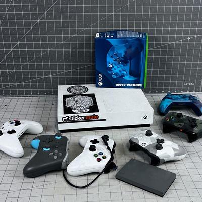 XBOX 1  with CONTROLLERS, Console, External Drive No charging cables