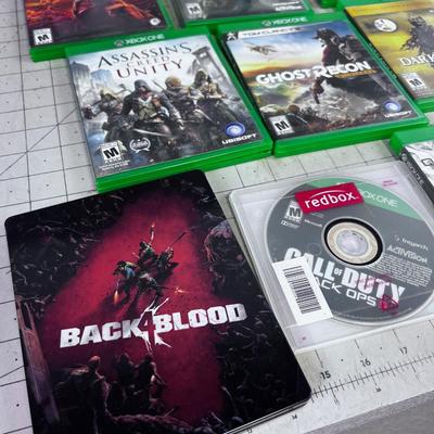 Large Lot of XBOX 1 Games in Cases 