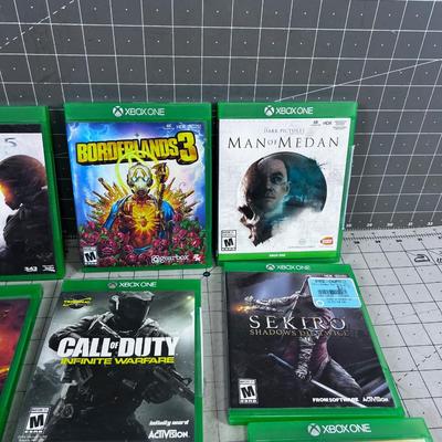 Large Lot of XBOX 1 Games in Cases 
