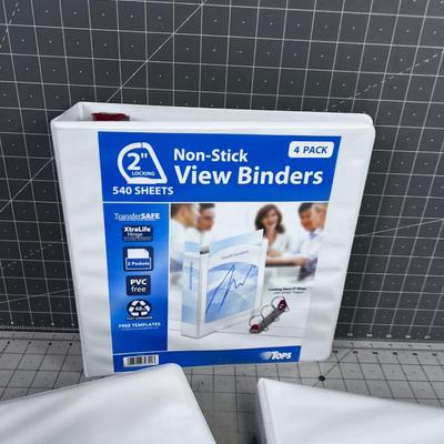 (3) 3-Ring Binders 