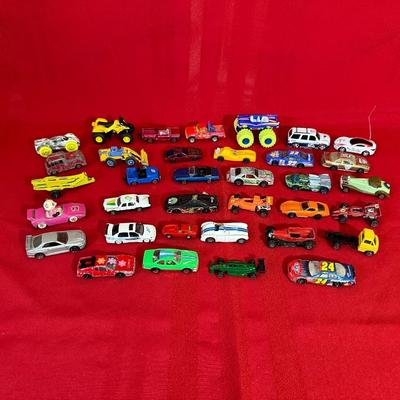 MIXED LOT OF TOY CARS